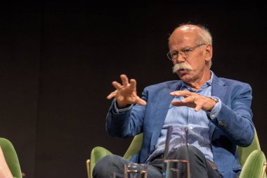 Frankfurt, Almanya. 15 Eylül, 2017. Sheryl Sandberg (Facebook Coo) ve Dieter Zetsche (Ceo Daimler Ag) kültür, liderlik ve yenilik, alarak Mercedes Benz 