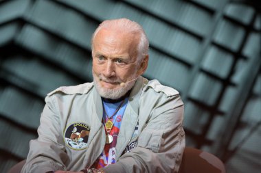 Frankfurt, Almanya. 15 Eylül, 2017. Buzz Aldrin, astronot, yolları Bisiklete binme hakkında konuşan Apollo 11, mars: alan, yer alan Mercedes Benz 
