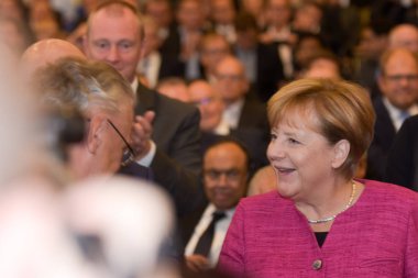 Frankfurt, Almanya. 14 Eylül, 2017. Angela Merkel açılış töreninde 67 IAA Uluslararası Otomobil Fuarı Frankfurt/Main'da Tarih Salı, 14th Eylül 2017