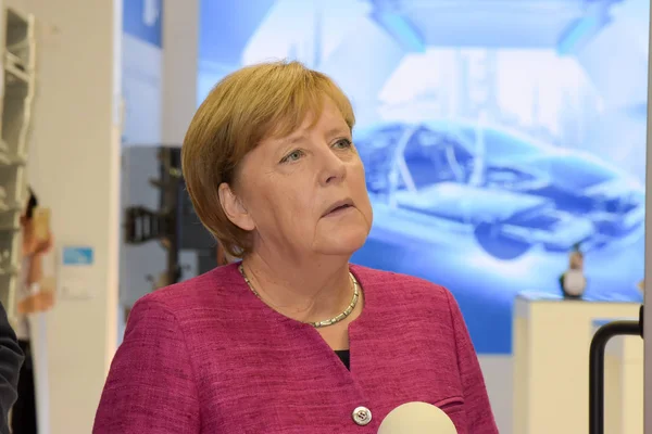 Frankfurt Nad Menem Niemcy Września 2017 Angela Merkel Odwiedzenie Stoiska — Zdjęcie stockowe