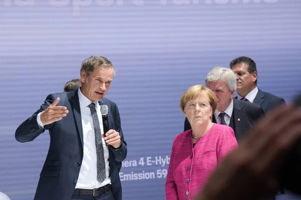 Frankfurt Alemanha Set 2017 Angela Merkel Visitando Estande Porsche Durante — Fotografia de Stock