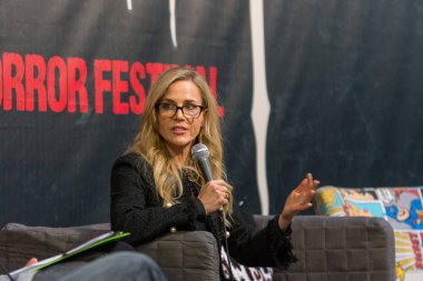 Dortmund, Almanya - 8 Nisan: Oyuncu Julie Benz (Dexter, testere, Buffy, melek, Rambo, Punisher), hafta sonu cehennem, bir iki gün (Nisan 7-8 2018) korku temalı fan kongre.