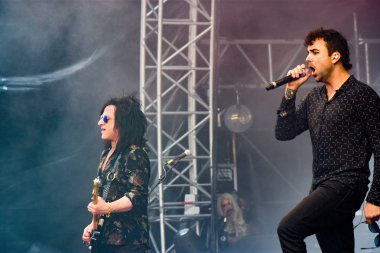 Frankfurt, Almanya. 8 Nisan 2017. Steve Musikmesse Frankfurt, Almanya Merkezi sahnede Gus G. ve Franky Perez ile gerçekleştirme Stevens