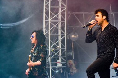 Frankfurt, Almanya. 8 Nisan 2017. Steve Musikmesse Frankfurt, Almanya Merkezi sahnede Gus G. ve Franky Perez ile gerçekleştirme Stevens