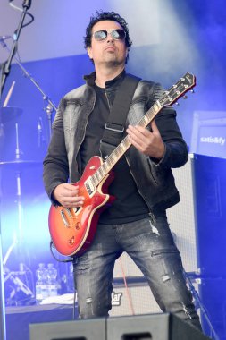 Frankfurt, Almanya. 8 Nisan 2017. Steve Musikmesse Frankfurt, Almanya Merkezi sahnede Gus G. ve Franky Perez ile gerçekleştirme Stevens