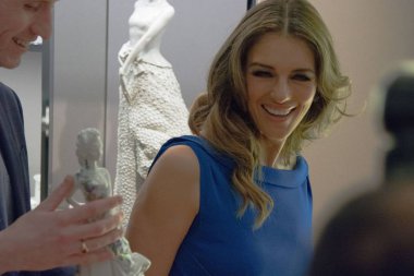 Frankfurt, Almanya. 13 Şubat, 2017. Ambiente: Oyuncu ve model Elizabeth Hurley (Kraliyet ailesi) Ambiente Frankfurt ziyaret ve güç alışveriş Detlef Braun, Messe Frankfurt İcra Kurulu Ambiente 2017 adlı üyesi ile gitti