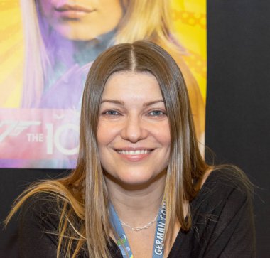 Dortmund, Almanya - 1st Aralık 2018: Ivana Milicevic (* 1974, Boşnak asıllı Amerikalı aktris) Alman Comic Con Dortmund adlı iki günde fan kongre