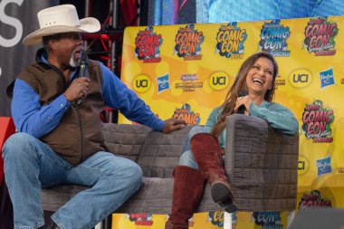 Dortmund, Almanya - 1st Aralık 2018: Clarence Gillard Jr ve Alman Comic Con Dortmund, bir iki gün fan kongre, Nia Peebles