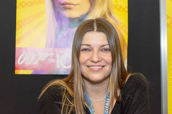 Dortmund, Almanya - 1st Aralık 2018: Ivana Milicevic (* 1974, Boşnak asıllı Amerikalı aktris) Alman Comic Con Dortmund adlı iki günde fan kongre