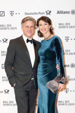 Wiesbaden, Almanya - 2 Şubat 2019: Percy Hoven ve eşi top des spor 2019