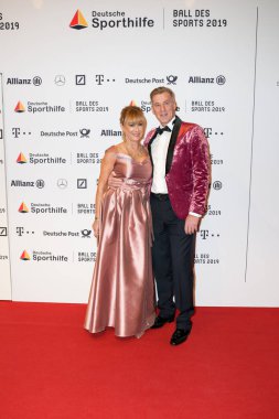 Wiesbaden, Almanya - 2 Şubat 2019: Uli Stein (* 1954, Alman futbolcu) top des spor 2019