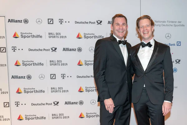 Wiesbaden, Almanya - 2 Şubat 2019: Sven Gerich ve koca topu des spor 2019