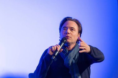 Frankfurt Main, Almanya - 4 Nisan 2019: Michael 'Bully' Herbig (*1968, Alman film yönetmeni, aktör ve yazar) Deutsches Filmmuseum'da film endüstrisindeki deneyimlerinden bahsediyor