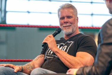 Dortmund, Almanya - 14 Nisan 2019: Kevin Nash (*1959, ABD'li profesyonel güreşçi, basketbolcu ve aktör) German Comic Con Dortmund Spring Edition'da iki günlük bir hayran kongresinde