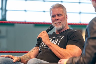 Dortmund, Almanya - 14 Nisan 2019: Kevin Nash (*1959, ABD'li profesyonel güreşçi, basketbolcu ve aktör) German Comic Con Dortmund Spring Edition'da iki günlük bir hayran kongresinde