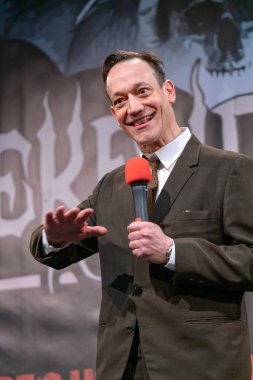 Dortmund, Almanya - 13 Nisan 2018: Ted Raimi (*1965, Amerikalı aktör, Ash vs Evil Dead, Evil Dead, Army of Darkness) Hafta Sonu Hell Spring Edition 2019'da film endüstrisindeki deneyimlerini anlatıyor