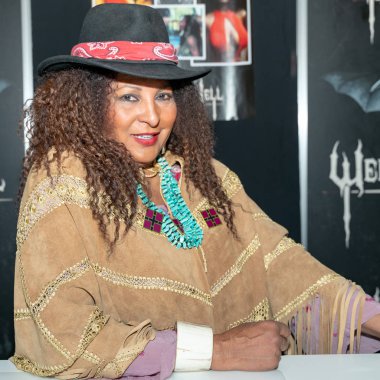 Dortmund, Almanya - 14 Nisan 2018: Pam Grier (*1949, ABD'li aktris) Weekend of Hell Spring Edition 2019'da, iki gün (13-14 Nisan 2019) korku temalı hayran kongresi.