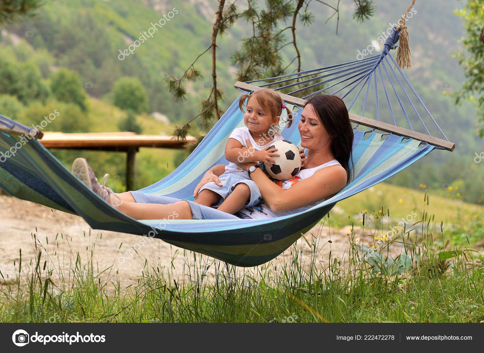 litl-liza-na-prirode-buddistami-smotret