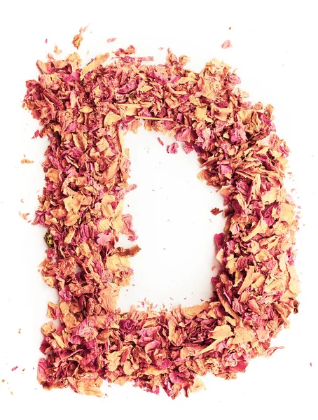 Lettera D, fatta di petali di rosa, isolata su sfondo bianco. Tipografia alimentare, alfabeto inglese. Elemento di design — Foto Stock