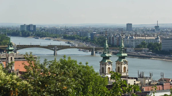 Luchtfoto Van Donau Rivier Brug Kerk Daken Boedapest — Stockfoto
