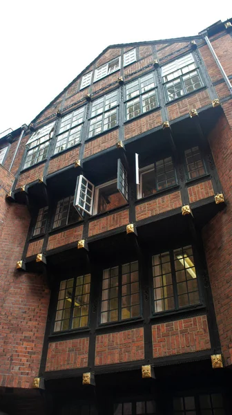 Schönes rotes Backsteinhaus in der bottcherstraße in bremen, deutschland — Stockfoto