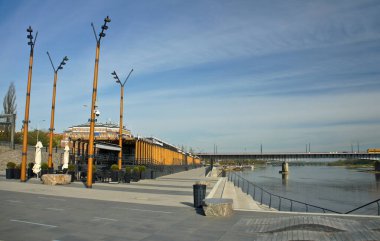 20 Nisan 2019. Varşova, Polonya. Vistula bulvarı, Varşova, Polonya.