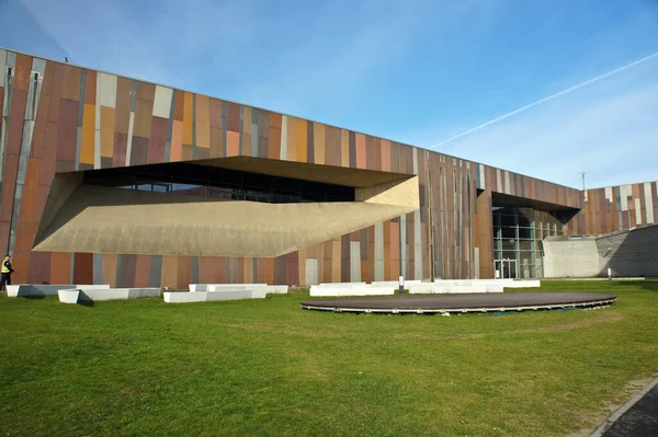 20 de abril de 2019, Varsóvia, Polónia. Céus do Planetário Copérnico no Centro Científico do Copérnico . — Fotografia de Stock