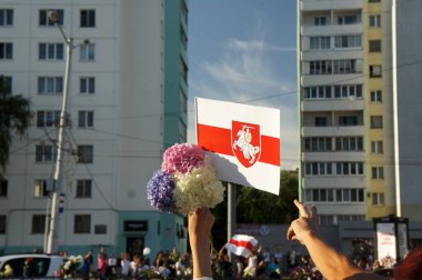 Minsk, Belarus - 15 Ağustos 2020. Beyaz Rusya 'da yapılan cumhurbaşkanlığı seçimleri sonrasında görevdeki hükümete karşı barışçıl protesto eylemleri.