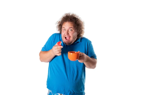 Homem Gordo Engraçado Com Caneca Comendo Bolo Feliz Aniversário Alegria — Fotografia de Stock