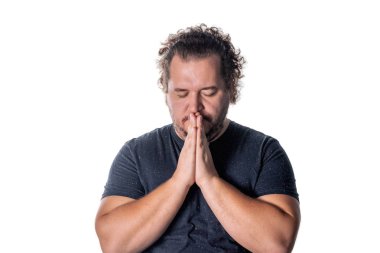 Bir adam portresi düşündüm ve kollarını yüzüne katlanmış