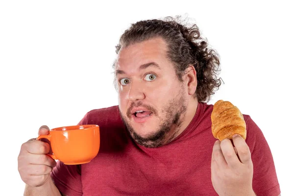 Engraçado Homem Gordo Comer Croissant — Fotografia de Stock