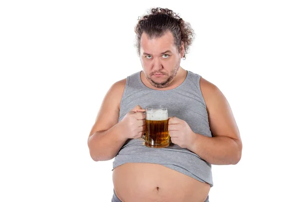 Hombre Gordo Divertido Sintiéndose Feliz Relajado Sosteniendo Cerveza Fría Fresca — Foto de Stock