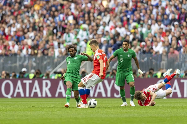 Moskova, Rusya - 14 Haziran 2018: FIFA Dünya Kupası A grubu açılış maçında Luzhniki Stadı, Suudi Arabistan ve Rusya arasındaki.