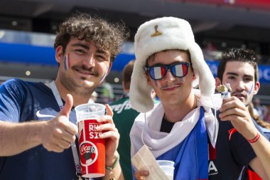 Moskova, Rusya - Temmuz, 2018: Hayranları FIFA Dünya Kupası oyun sırasında 