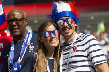 Moskova, Rusya - Temmuz, 2018: Hayranları FIFA Dünya Kupası oyun sırasında 