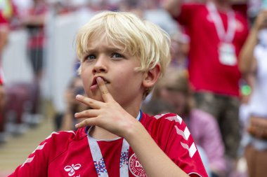 Moskova, Rusya - Temmuz, 2018: Hayranları FIFA Dünya Kupası oyun sırasında 