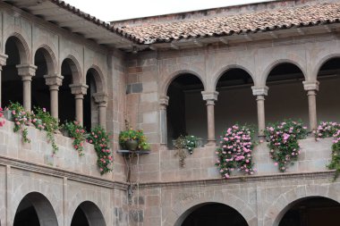 Peru çiçekli güzel balkon