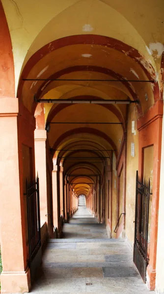 Las Arcadas San Luca Bolonia Italia — Foto de Stock