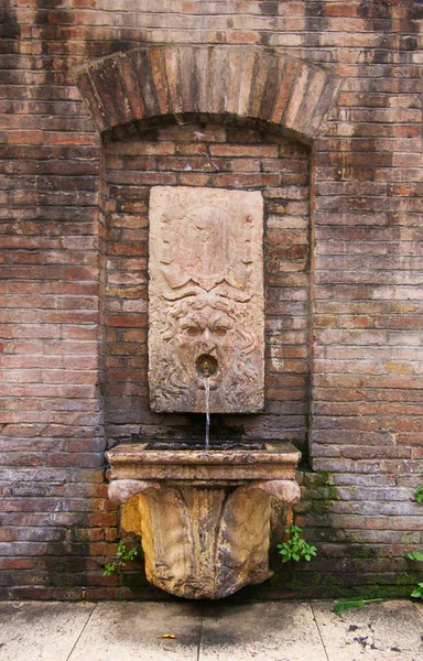 Une Fontaine Ancienne Modène Italie — Photo