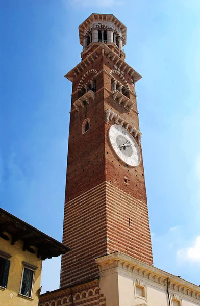 Der Lamberti Turm Verona — Stockfoto