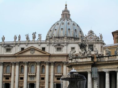   St. Peter's Basilica San Pietro Meydanı içinde. Vatikan şehri, İtalya        
