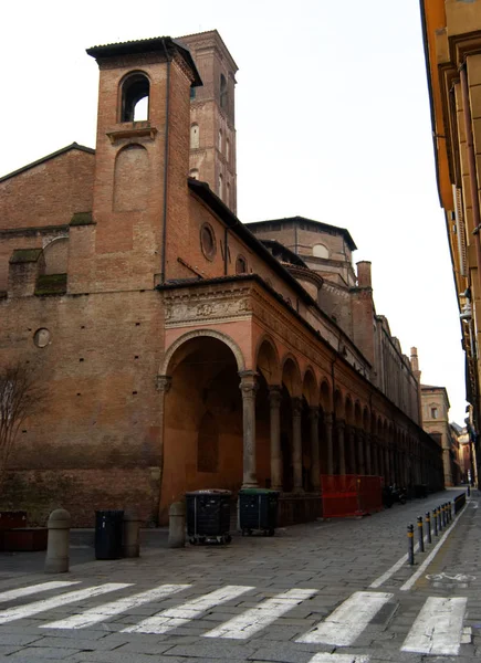 Zamboni Bologni Sídlem Univerzity Pohled Kostel San Giacomo Maggiore — Stock fotografie