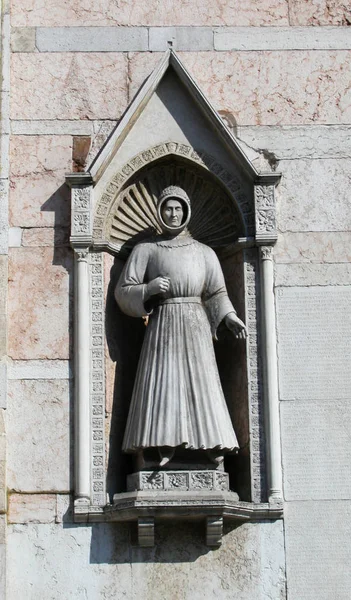 Catedral Ferrara Italia Estatua Alberto Este —  Fotos de Stock