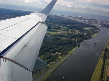 Amsterdam uçan uçak                          
