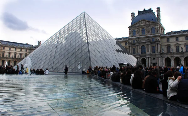 Luovre Museum Building Glass Pyramid Parigi Francia — Foto Stock