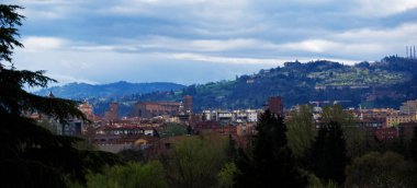 Bologna Panoraması, San Petronio 'nun Tepesi, şehrin arkasındaki tepeler