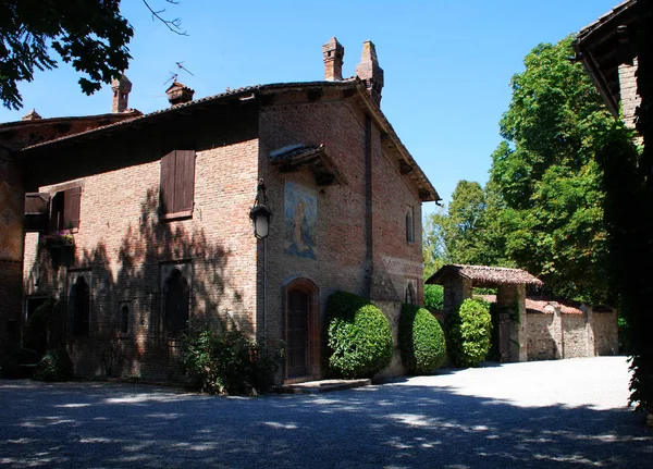 Grazzano Visconti Reconstrucción Pueblo Medieval Entrada Libre Provincia Piacenza Italia — Foto de Stock