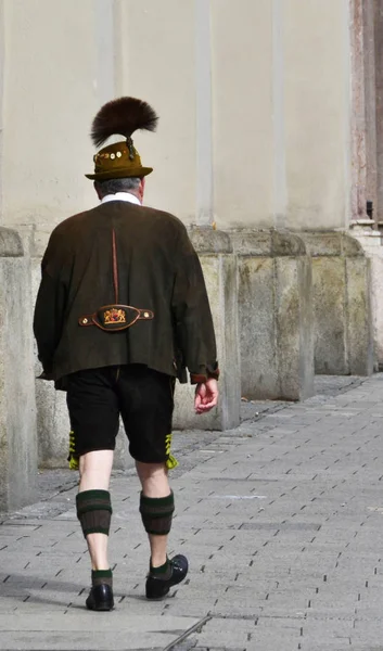 身着传统服装的巴伐利亚男子 德国慕尼黑 — 图库照片