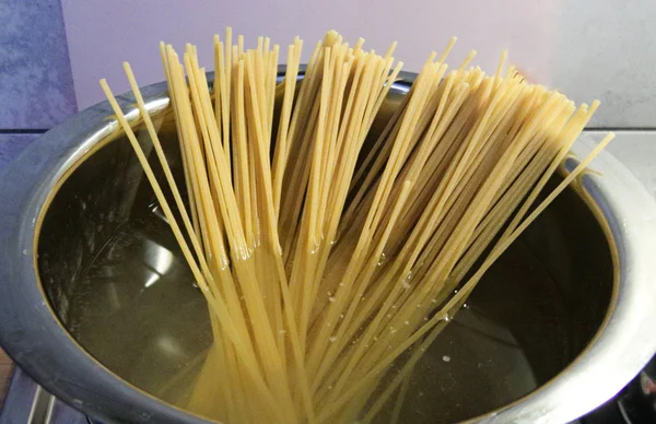 Espaguete Panela Cozinhar Água Salgada — Fotografia de Stock