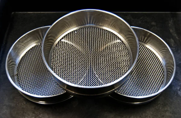 Laboratuvar analizi için çelik eleme kafesi